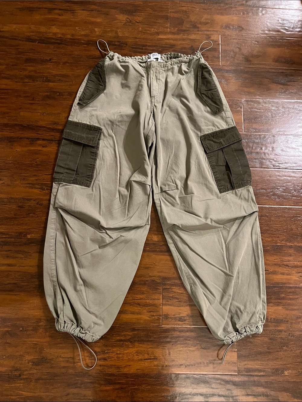 Urban Outfitters BDG Low Rise Olive Cargo Pants with Elastic Ankles Size XS